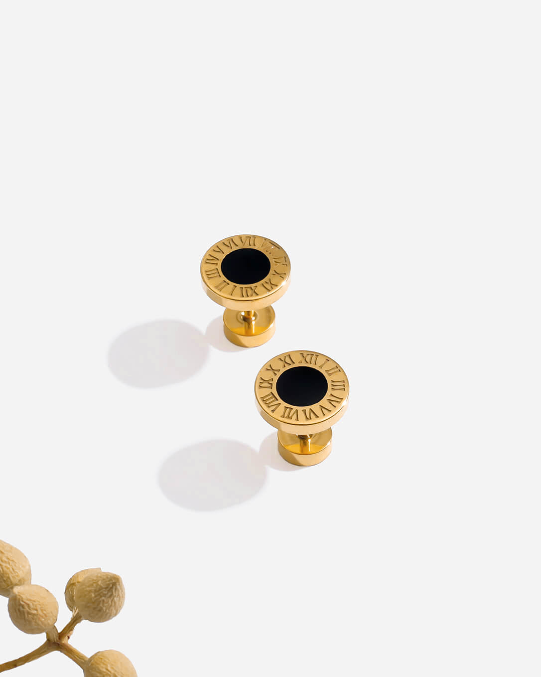 Roman Round Stud Earrings 10mm Gold Tone