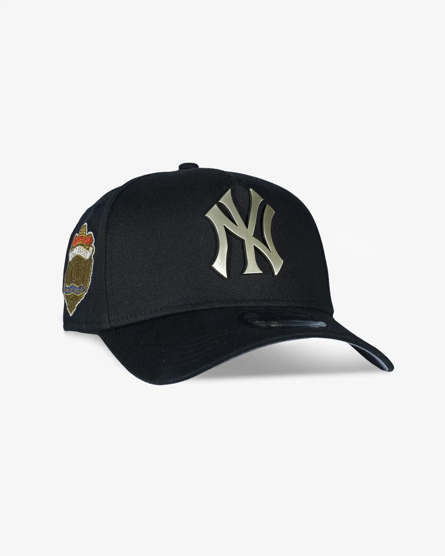 New York Yankees Antique Metal Badge 9Forty A-Frame Adjustable