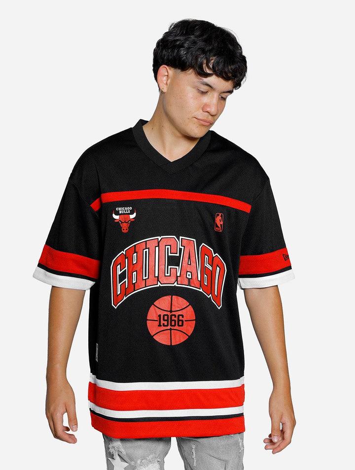 New Era Chicago Bulls Ball Oversized Jersey - Challenger Streetwear